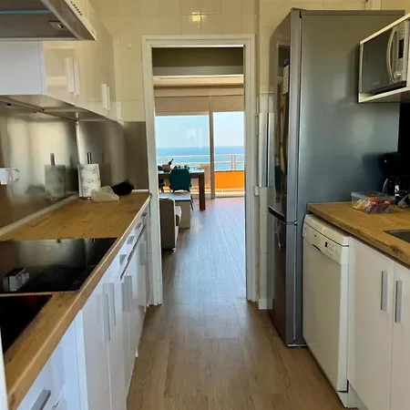 Marinero, Vistas Impresionantes. シッチェス